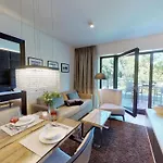 White Pearl 3.06 아파트 *